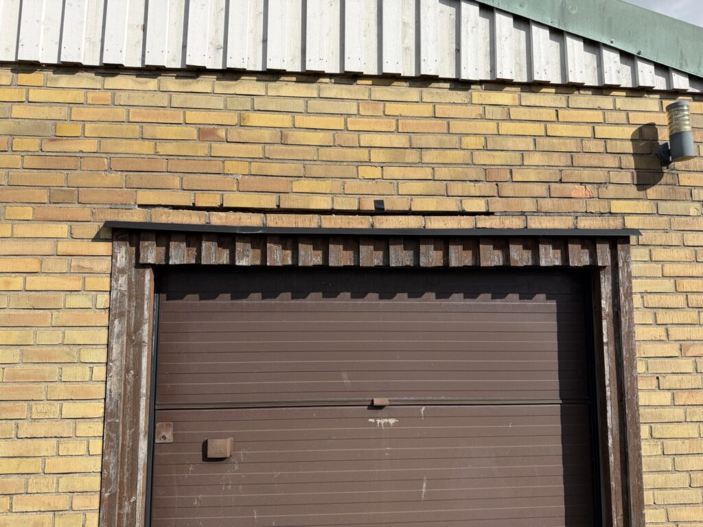 Balk- och tegelbyte efter frostsprängning i Limhamn – bild 2