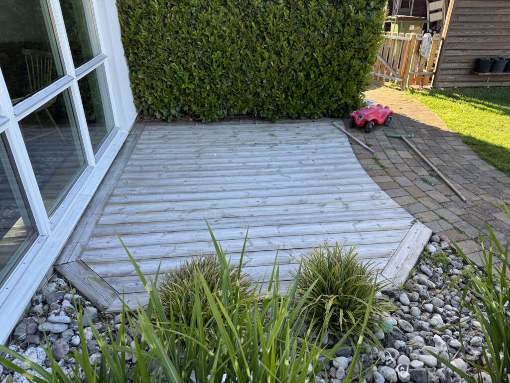 Slipning av trädeck i Kulladal, Malmö – bild 6